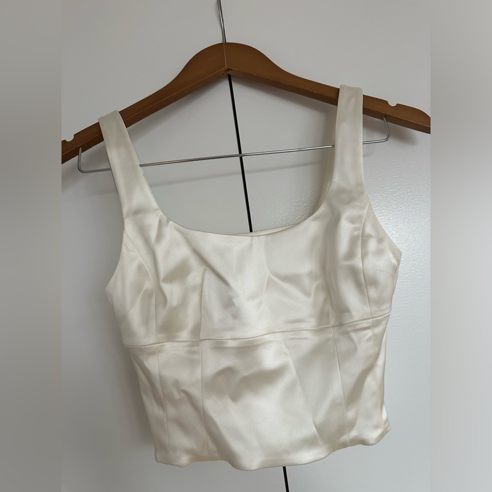 Aritzia, Wilfred! Brand new silky white